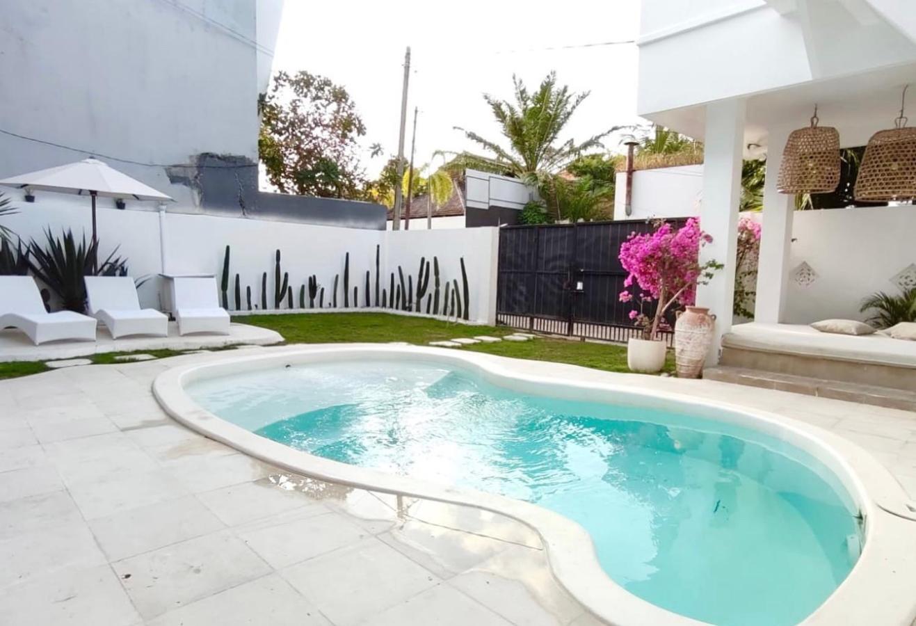 Casa De Lupe 5 Bedroom Villa In Kerobokan 塞米亚克 外观 照片