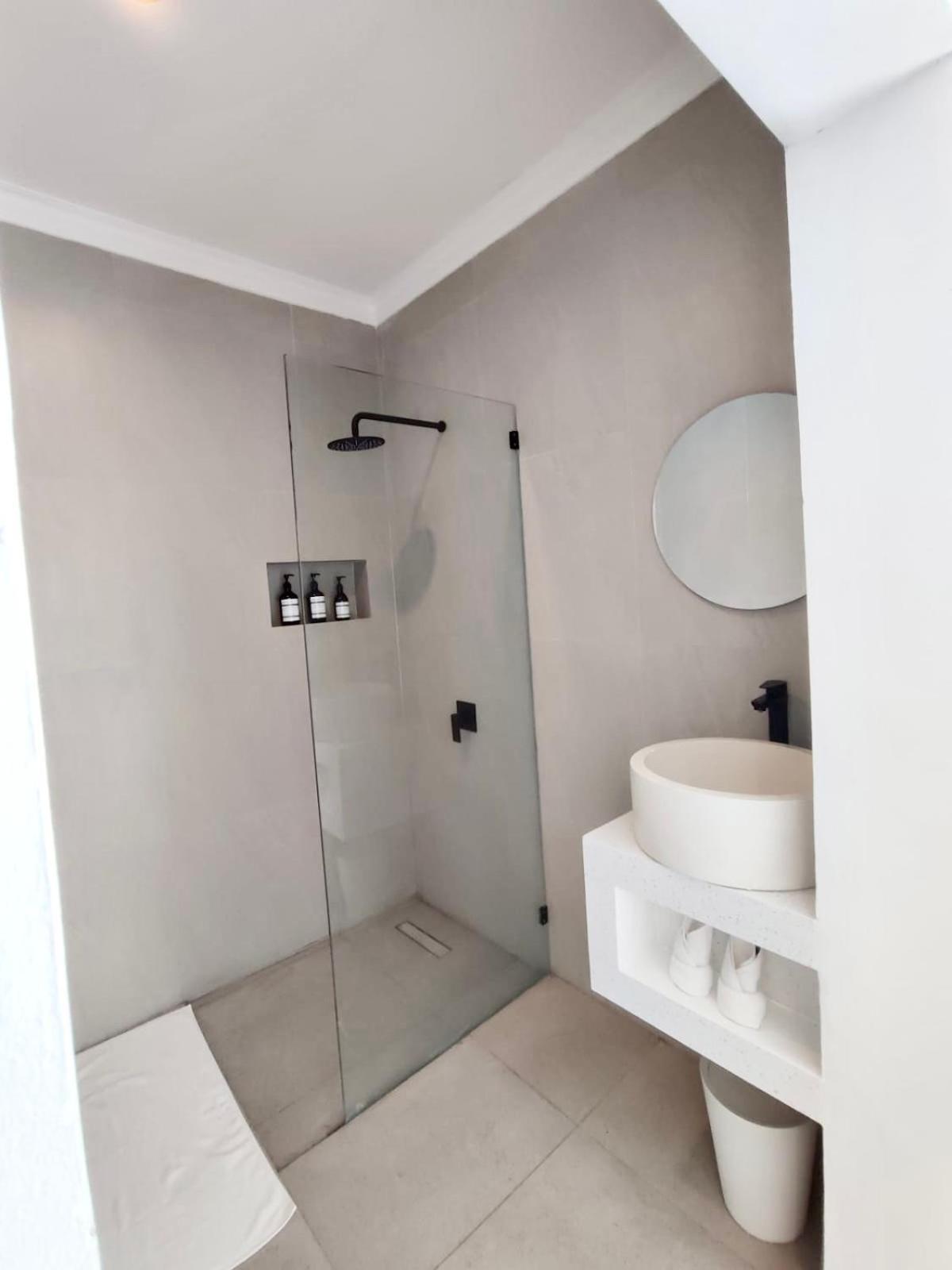 Casa De Lupe 5 Bedroom Villa In Kerobokan 塞米亚克 外观 照片