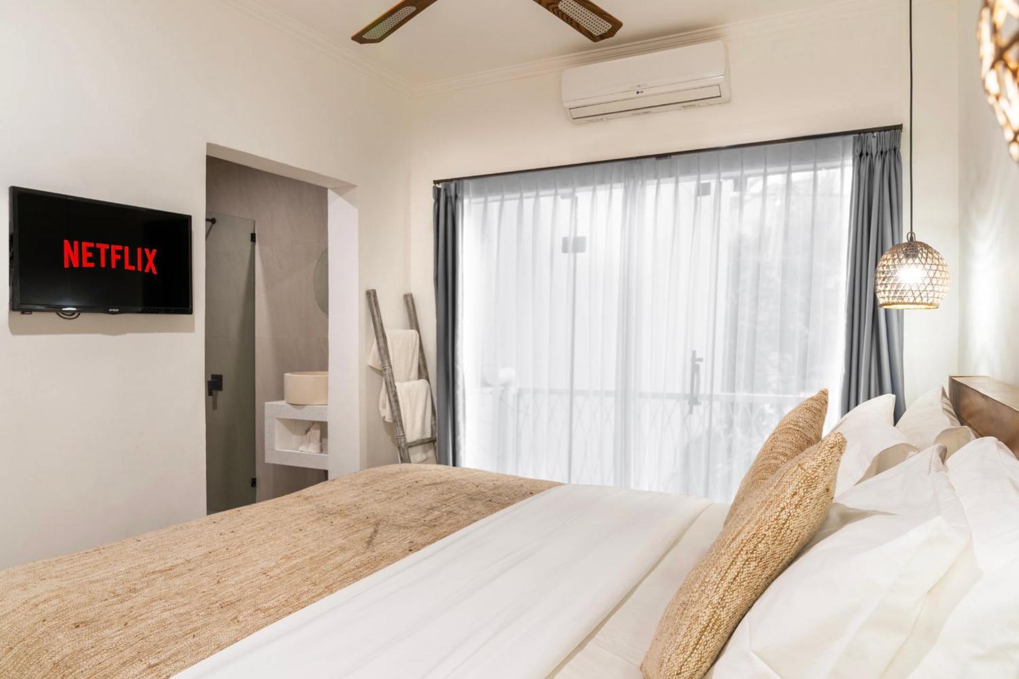 Casa De Lupe 5 Bedroom Villa In Kerobokan 塞米亚克 外观 照片